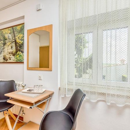 Matea Rooms Funtana Exterior photo