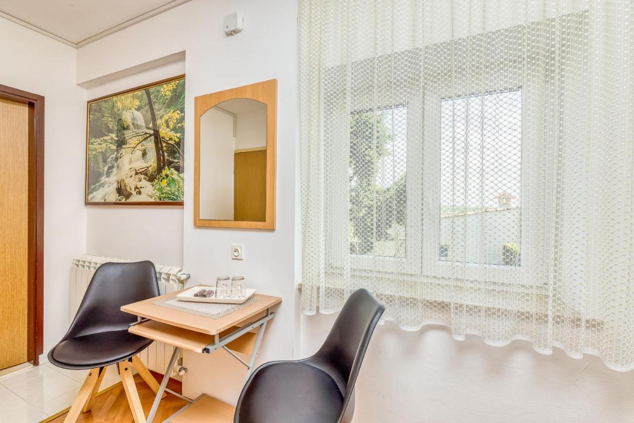 Matea Rooms Funtana Exterior photo