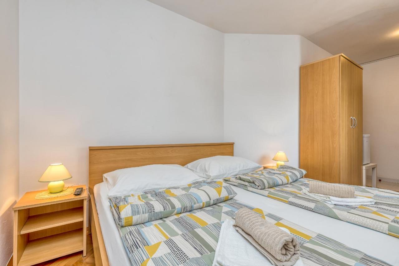 Matea Rooms Funtana Exterior photo